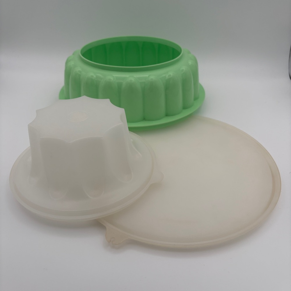 Two Tupperware Sets - Three Piece Jello Mold/Rectangular Modular Server/Storage - Picture 8 of 10